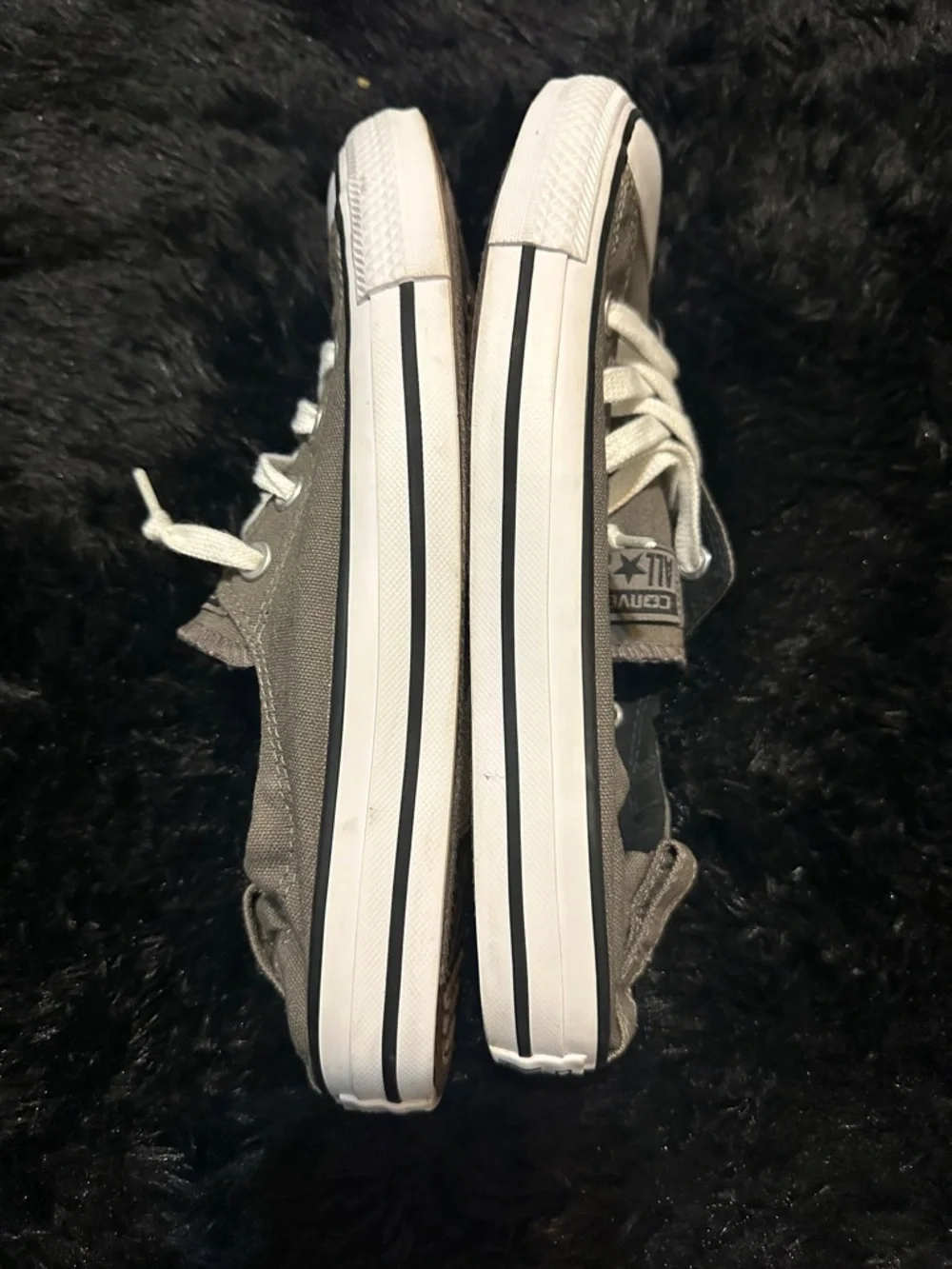 Converse Chuck Taylor’s shoreline Low Top Canvas Sneakers in Gray with White Toe - Picture 5 of 6